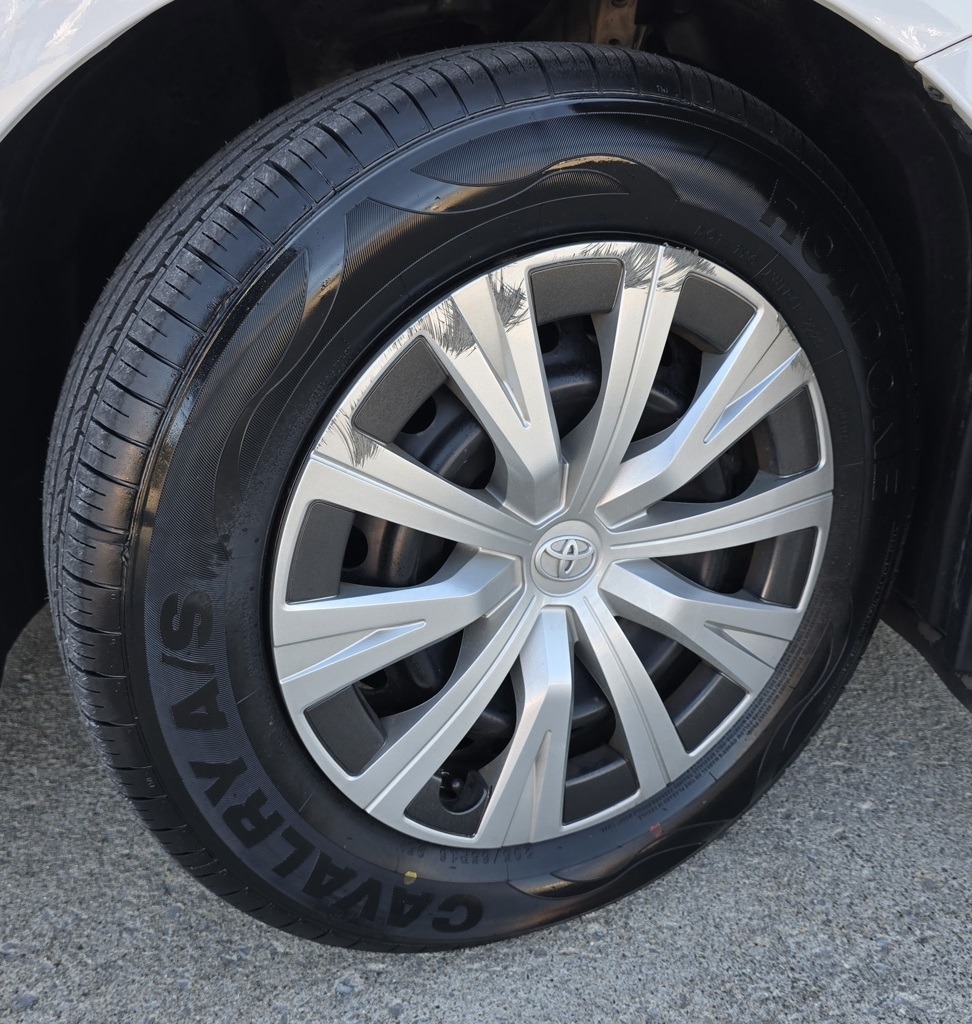 Toyota Camry Hybrid  2022