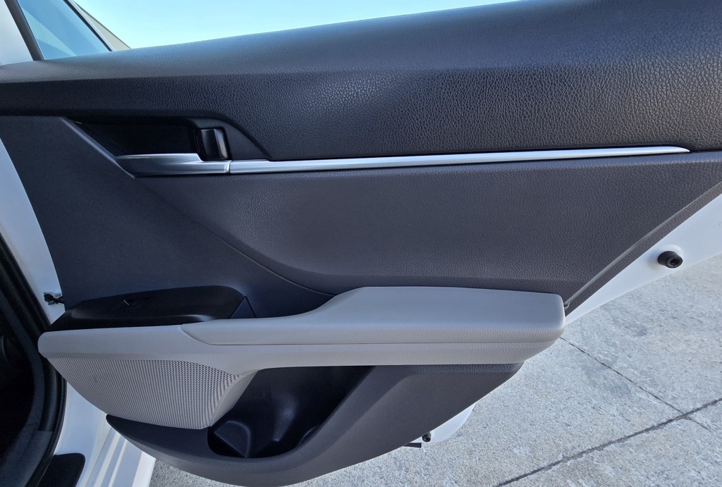 Toyota Camry Hybrid  2022