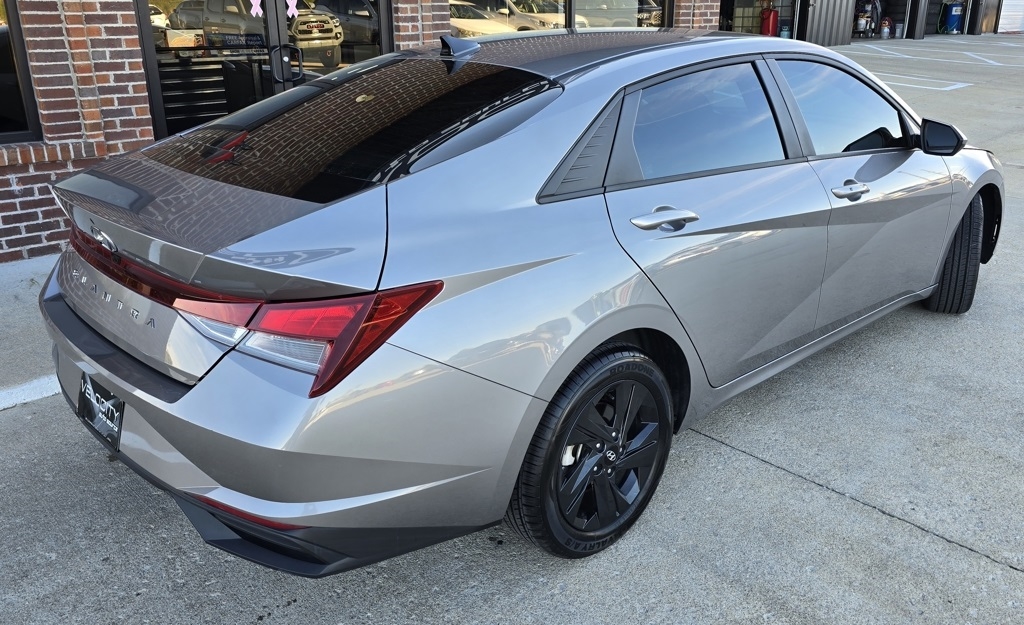 Hyundai Elantra  2023