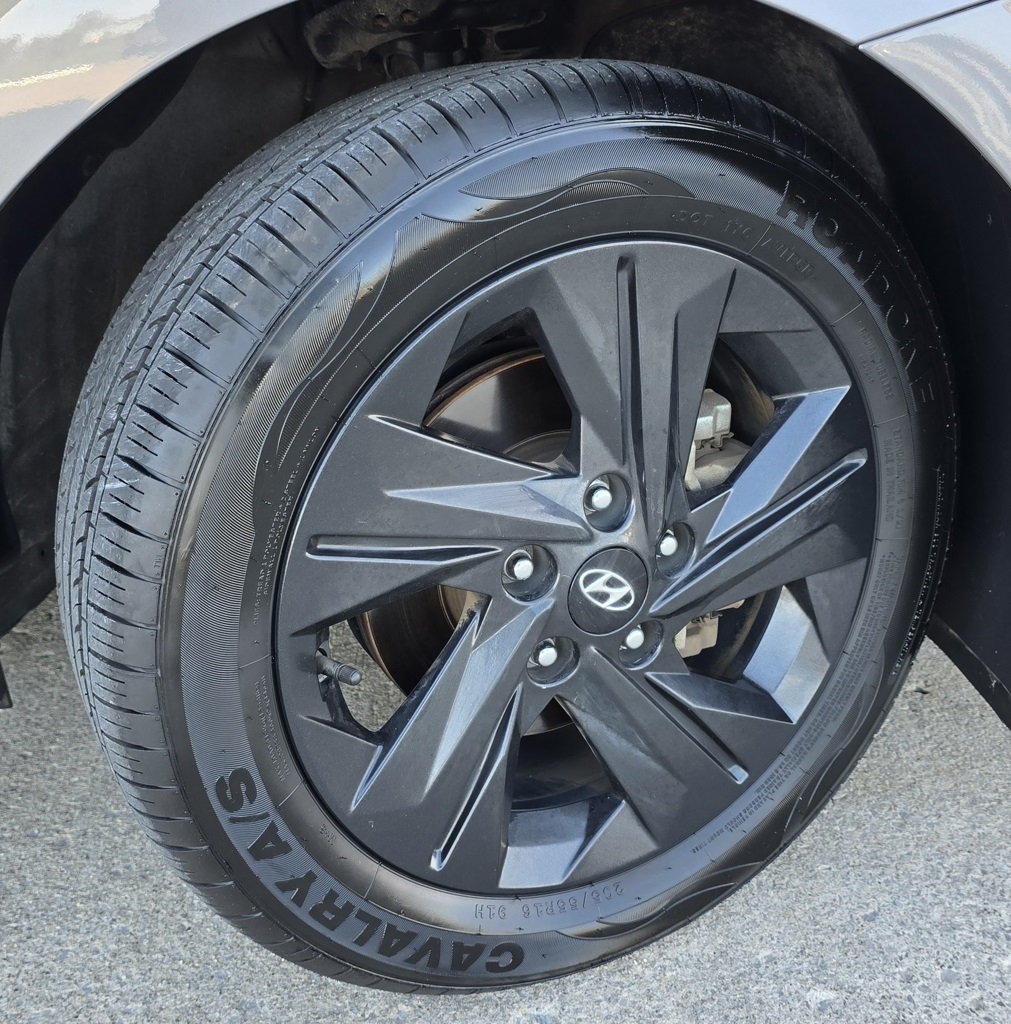 Hyundai Elantra  2023