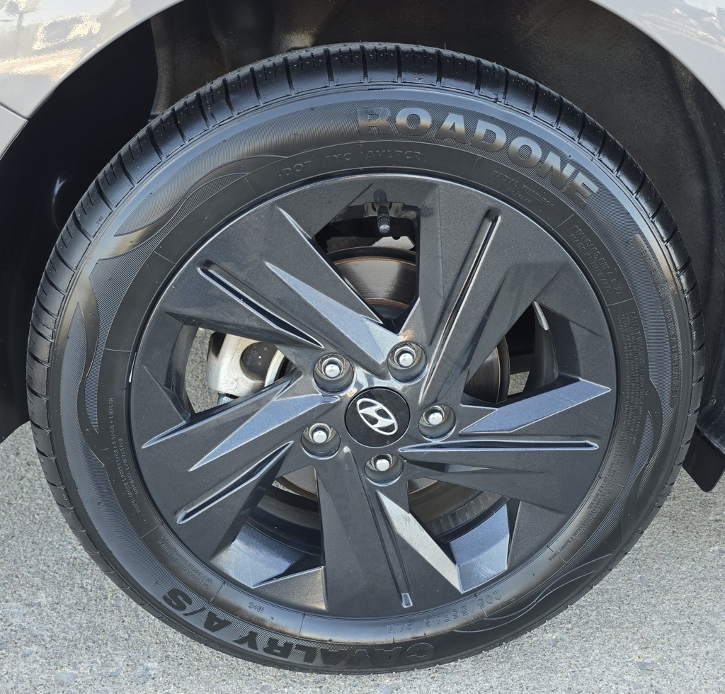 Hyundai Elantra  2023