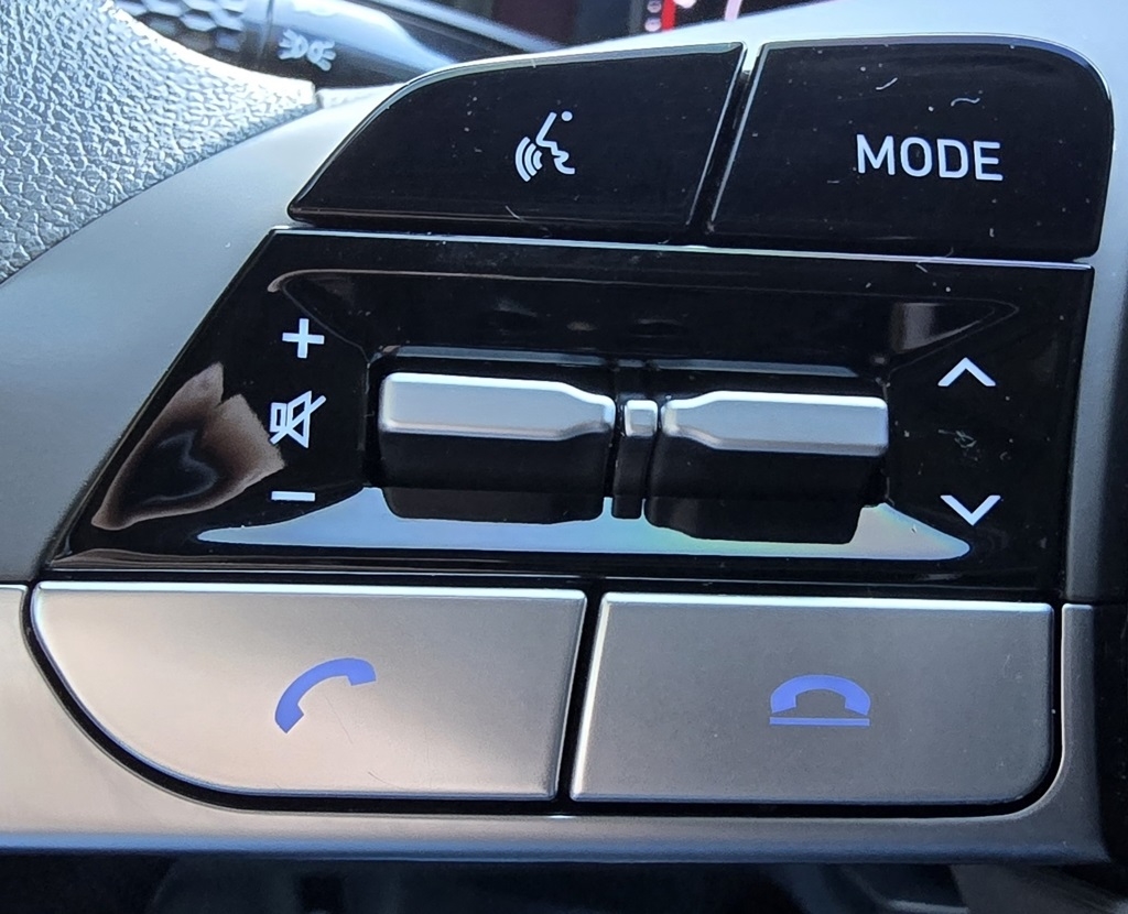 Hyundai Elantra  2023