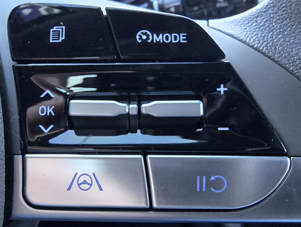 Hyundai Elantra  2023