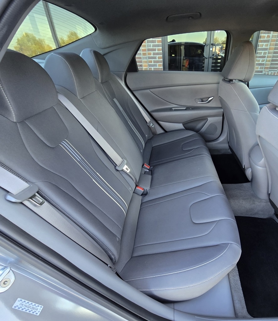 Hyundai Elantra  2023