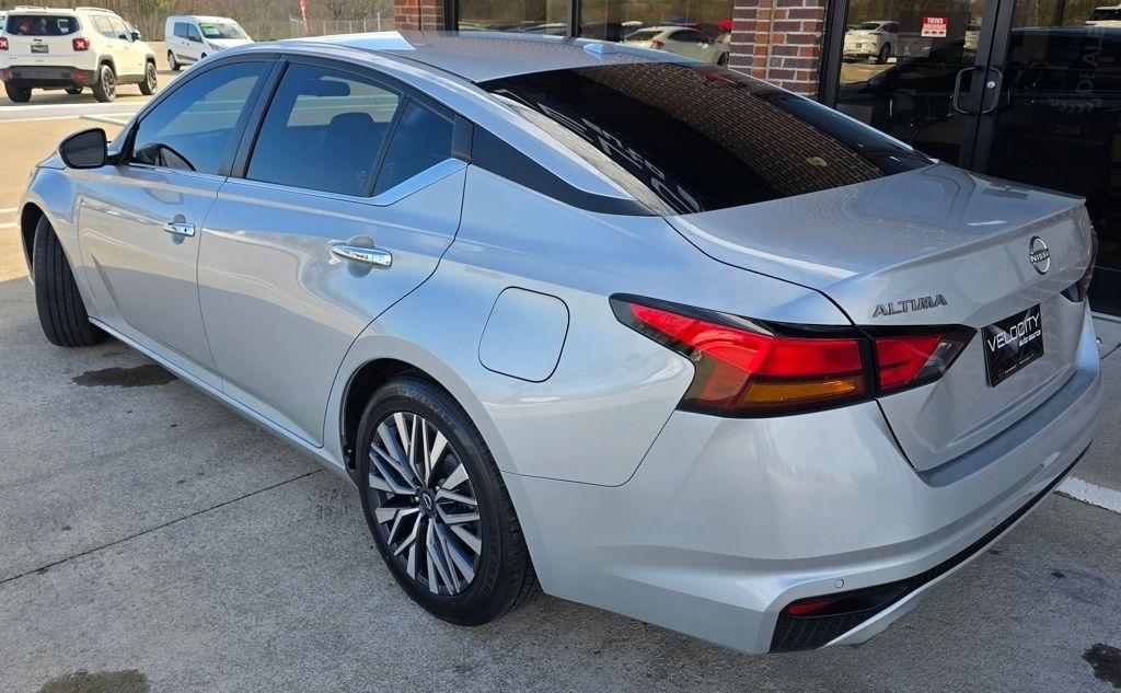 Nissan Altima  2023