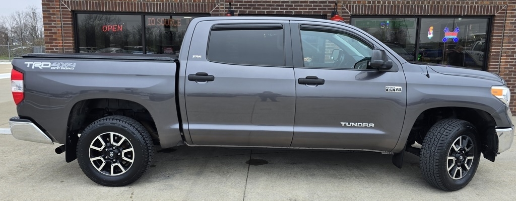 Toyota Tundra  2016