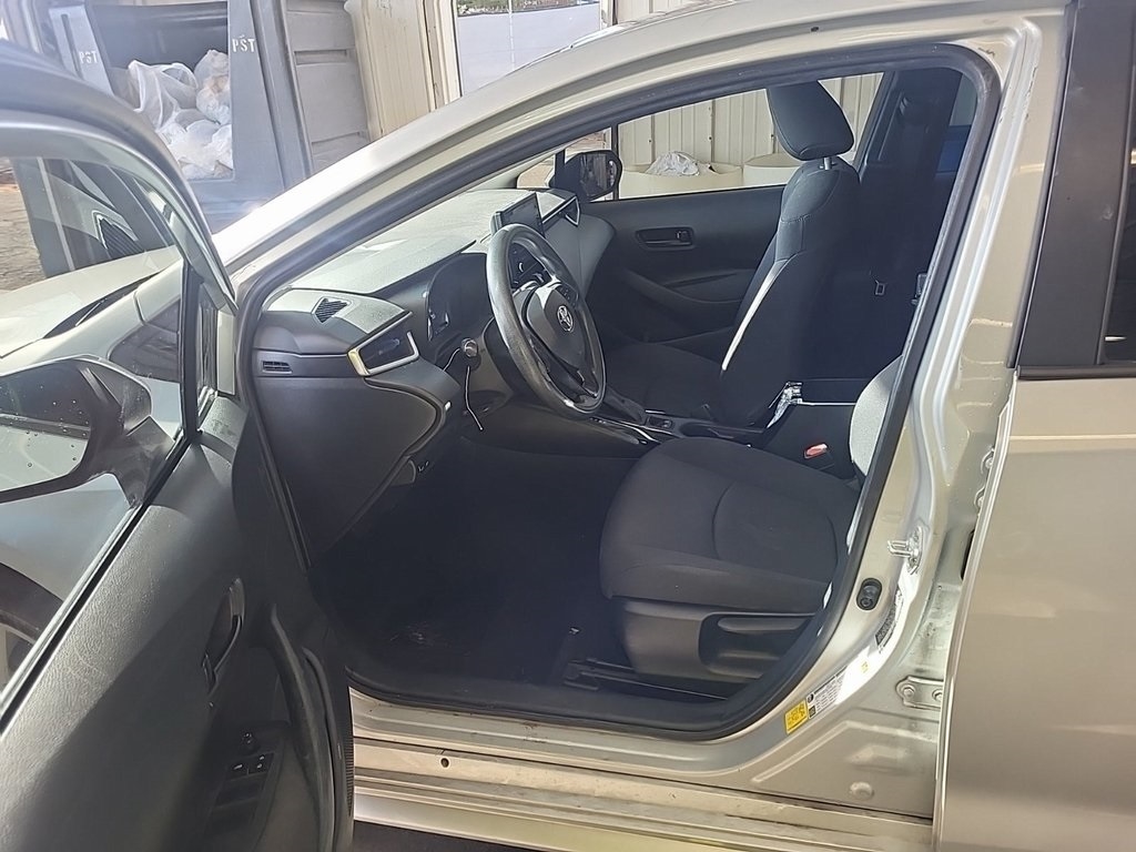 2022 Toyota Corolla LE photo 4