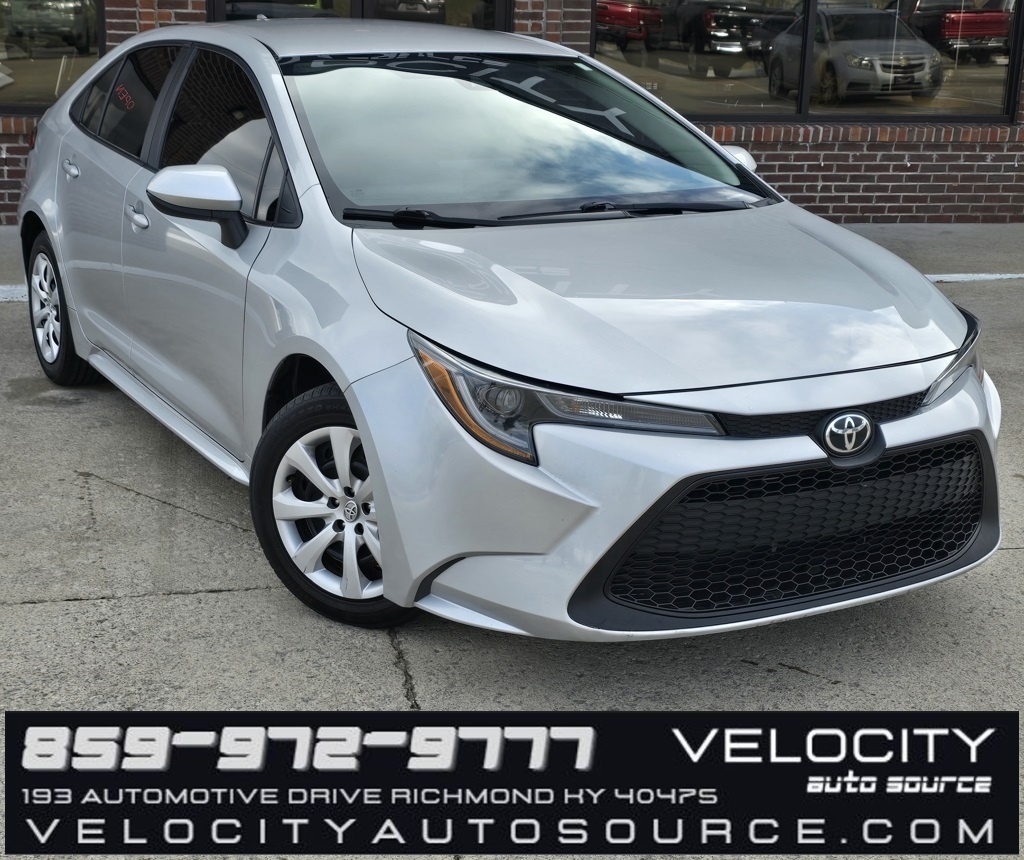 2022 Toyota Corolla LE's photo