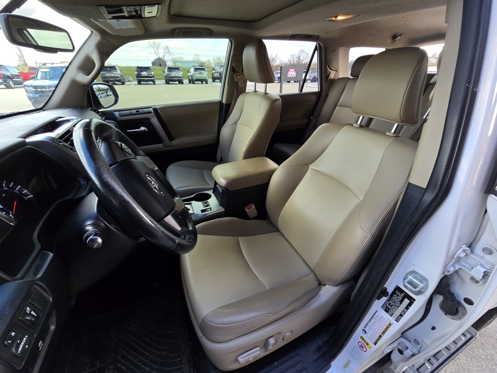 2014 Toyota 4Runner SR5 Premium photo 4