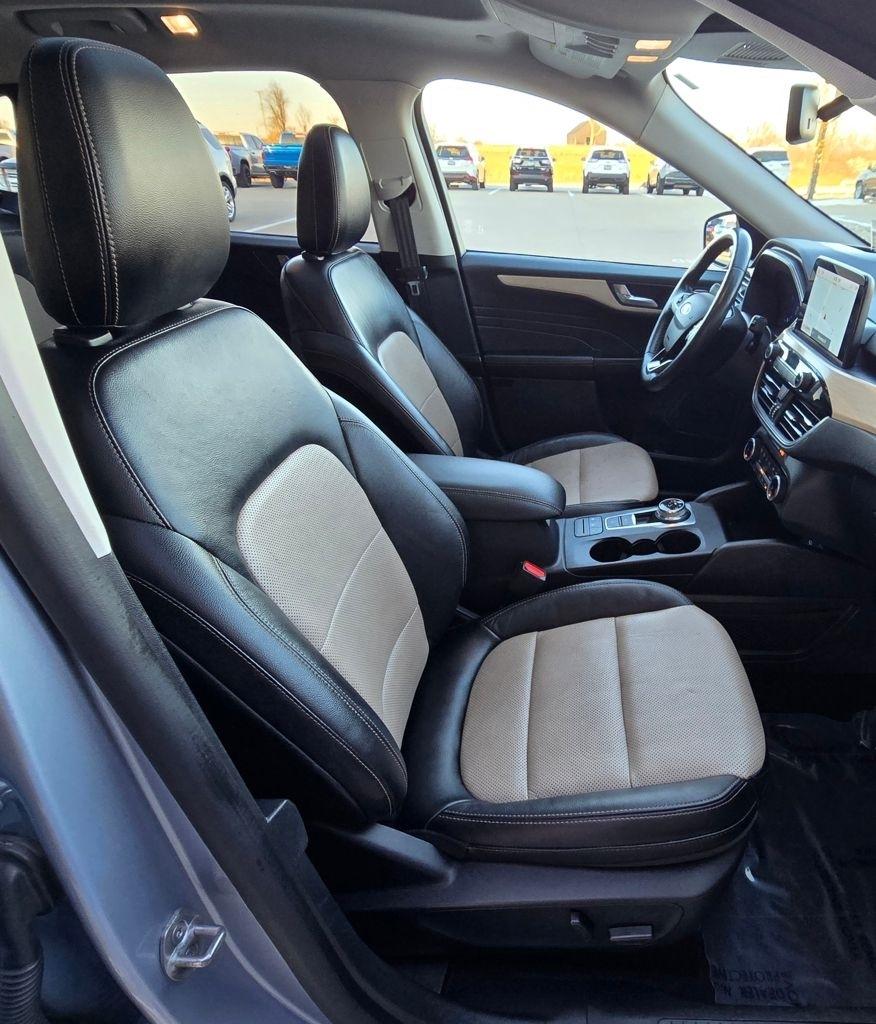 Ford Escape Hybrid  2022