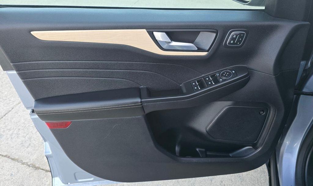 Ford Escape Hybrid  2022