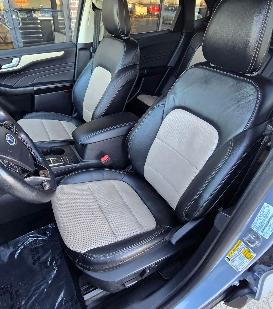 Ford Escape Hybrid  2022