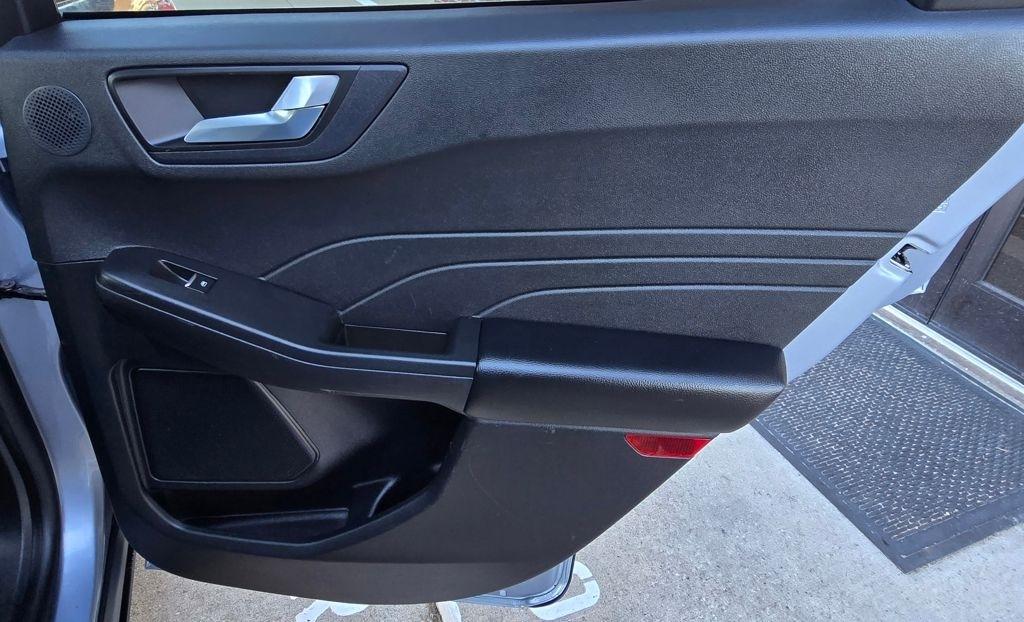 Ford Escape Hybrid  2022