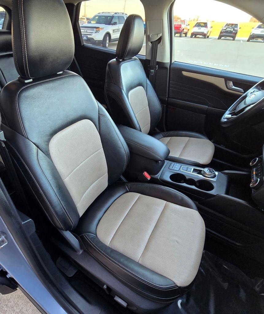 Ford Escape Hybrid  2022