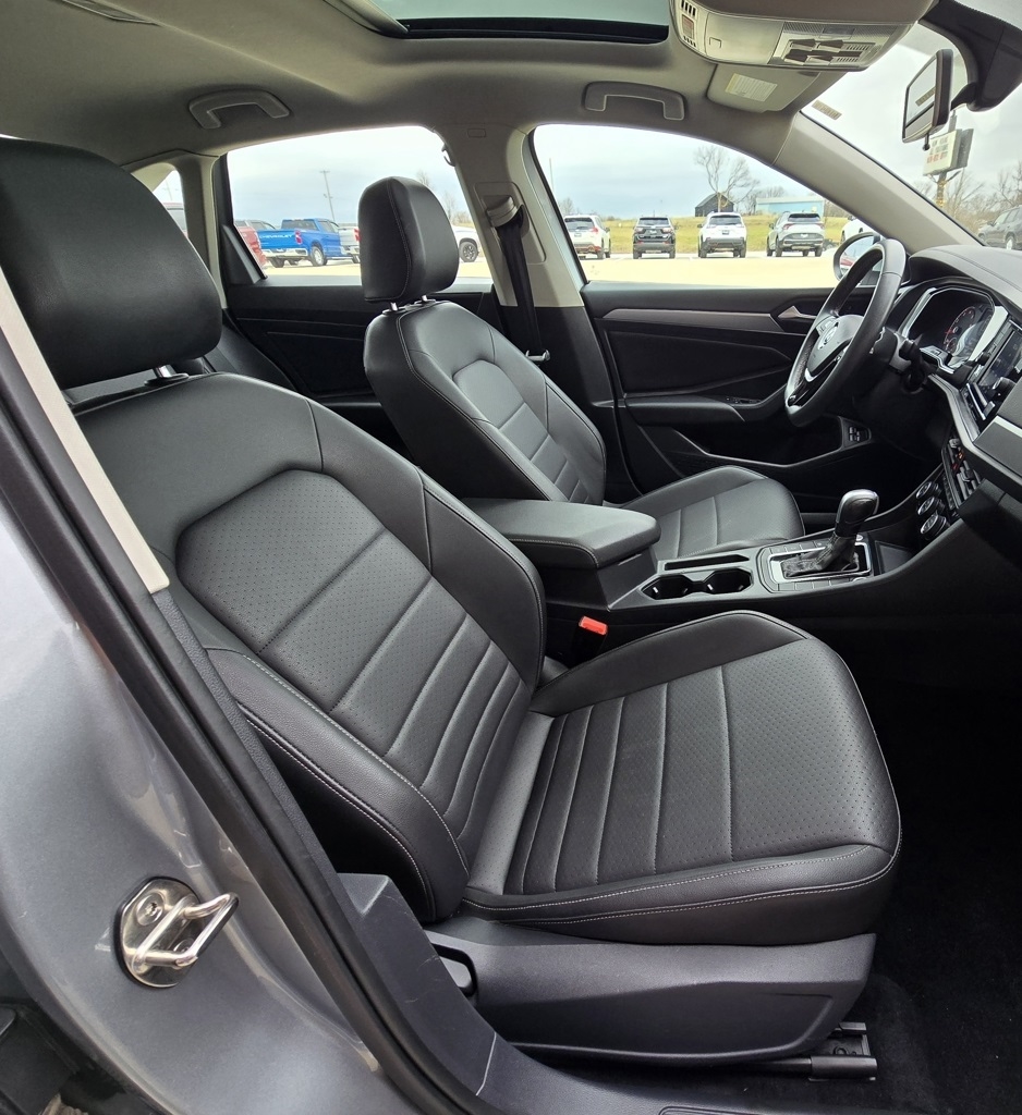 Volkswagen Jetta  2021