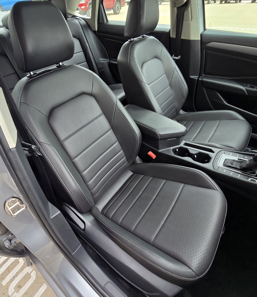 Volkswagen Jetta  2021