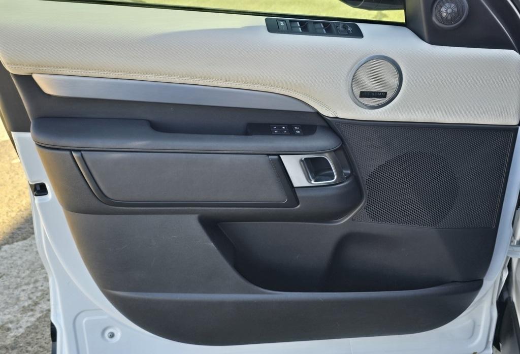 Land Rover Discovery  2023