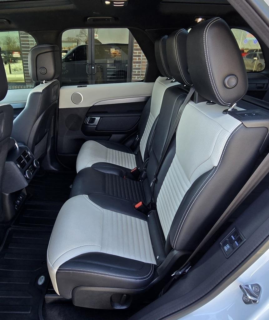 Land Rover Discovery  2023