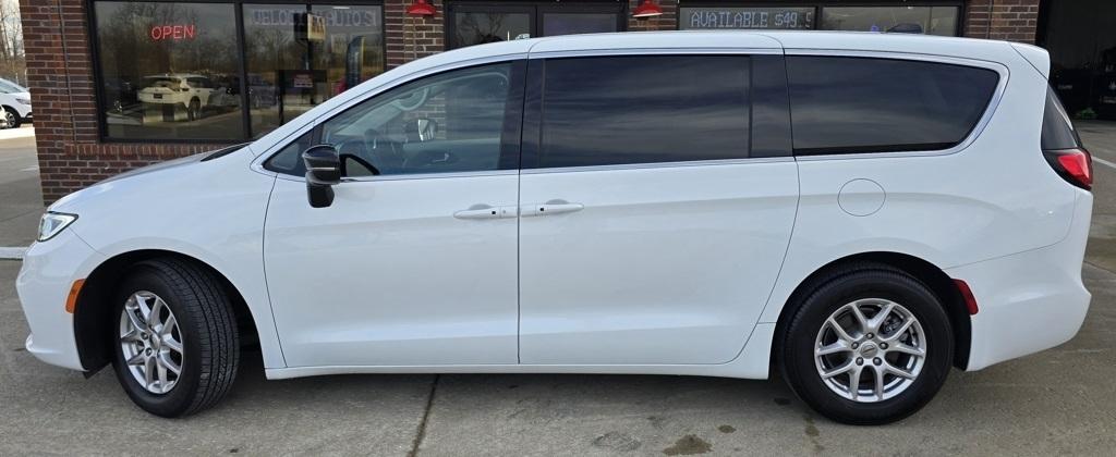 Chrysler Pacifica  2024