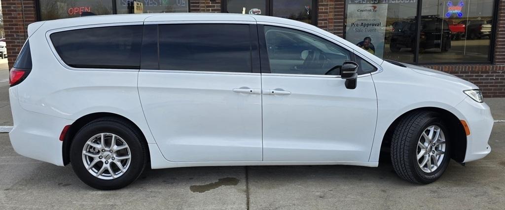 Chrysler Pacifica  2024