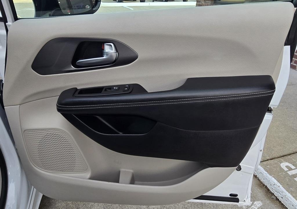 Chrysler Pacifica  2024