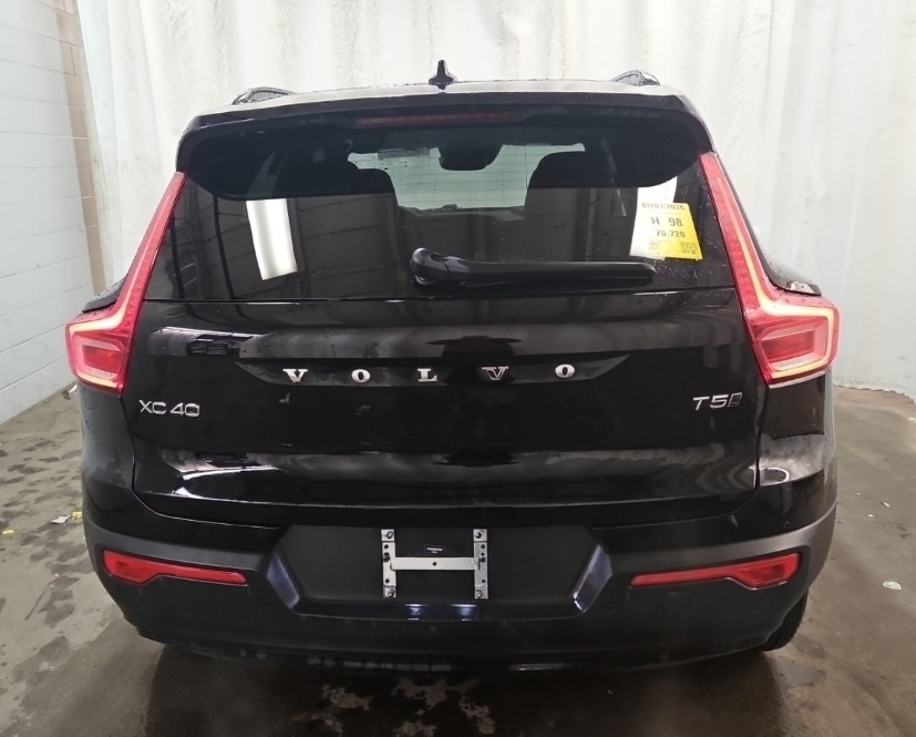 Volvo XC40  2022