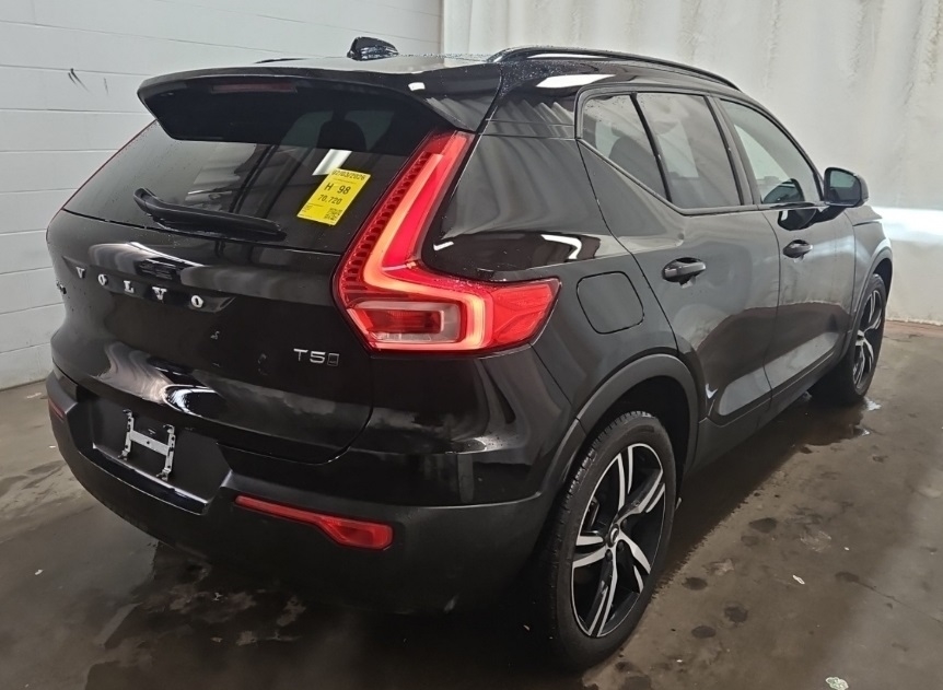 Volvo XC40  2022