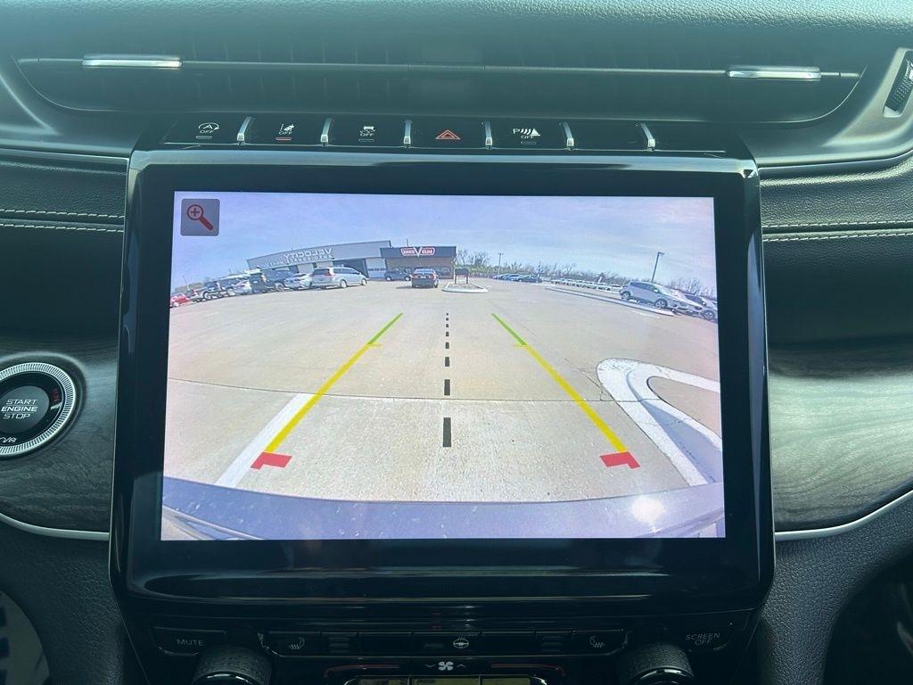 Jeep Grand Cherokee  2021