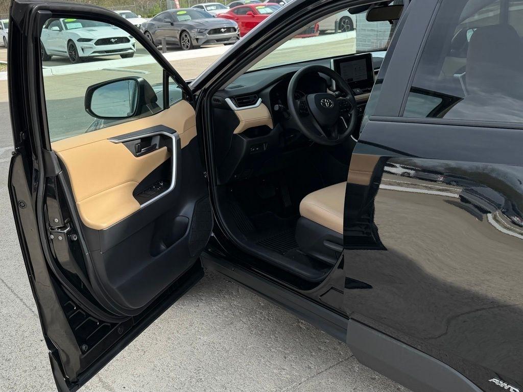 Toyota RAV4 Hybrid  2023