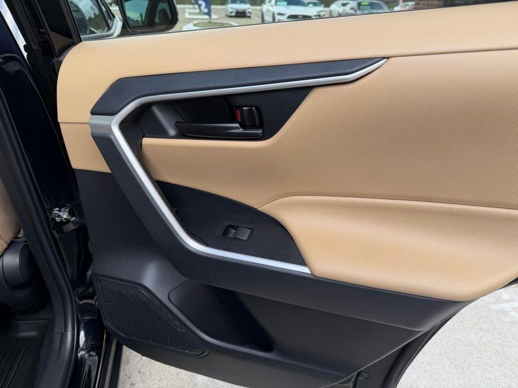 Toyota RAV4 Hybrid  2023