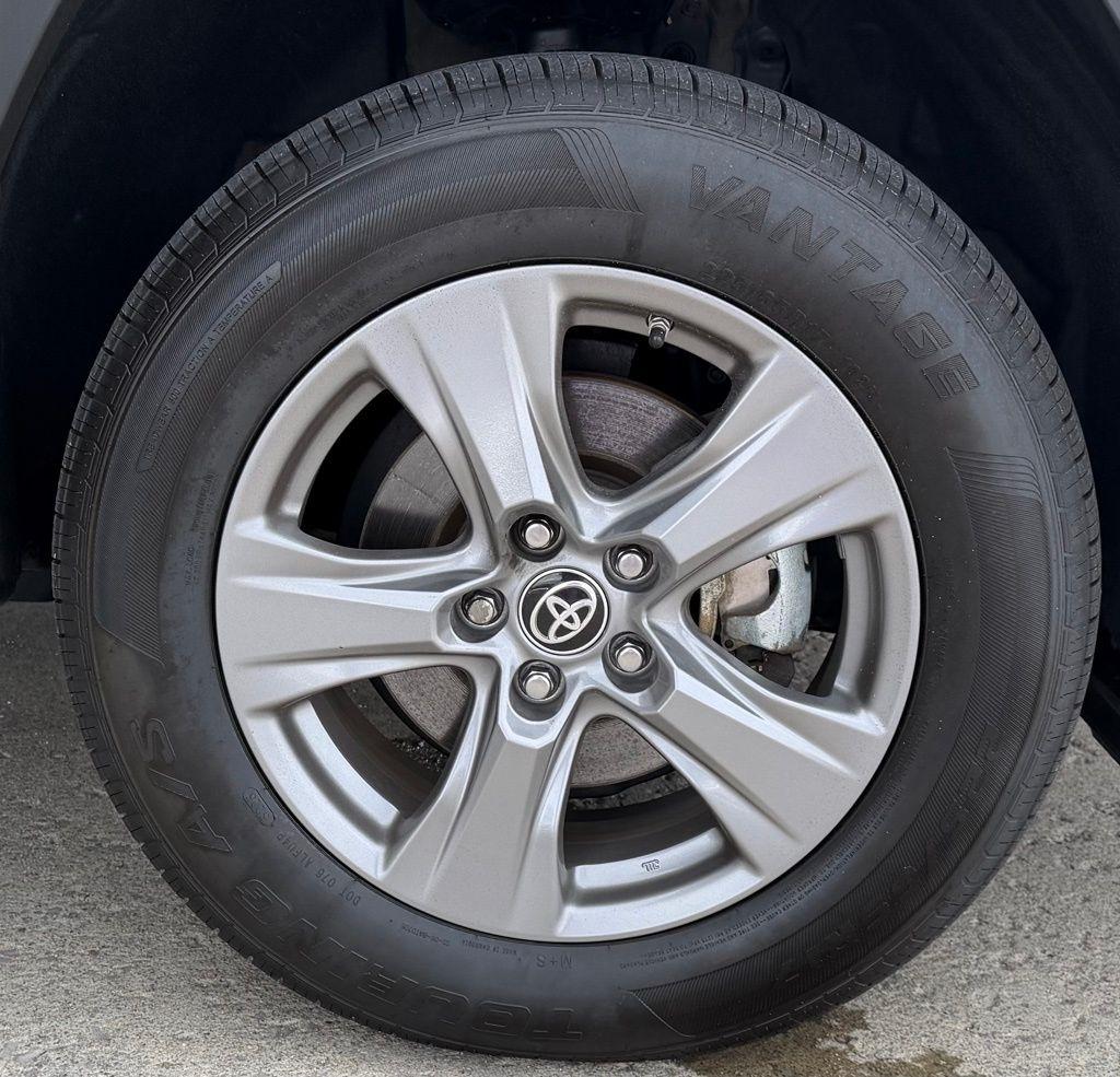 Toyota RAV4 Hybrid  2023