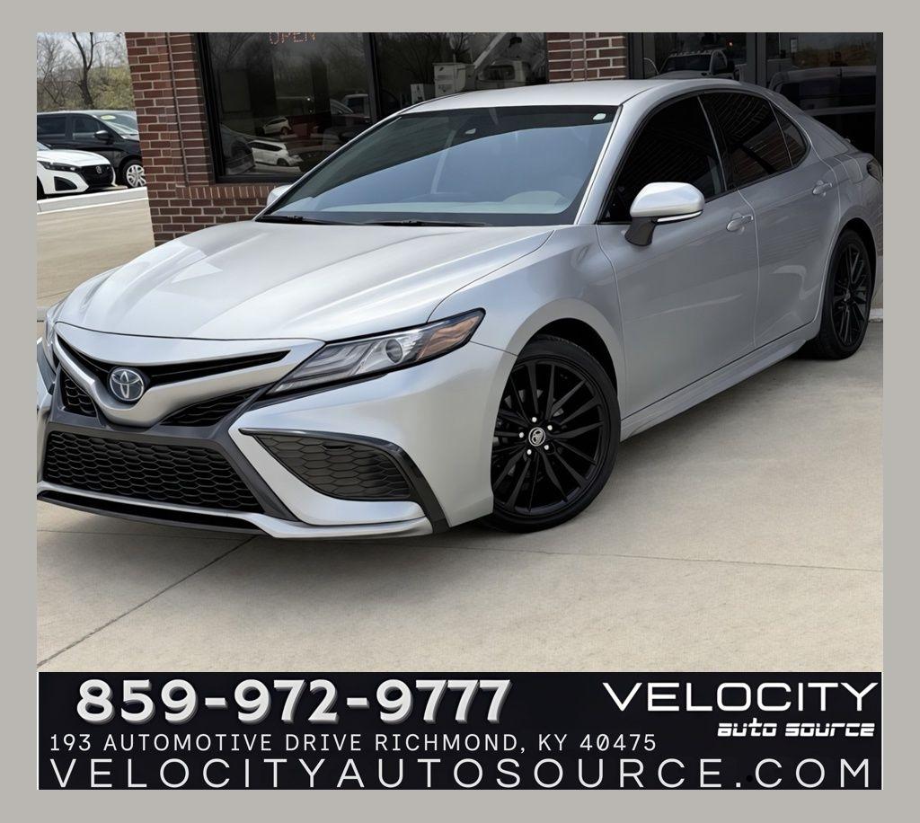 Toyota Camry Hybrid  2022