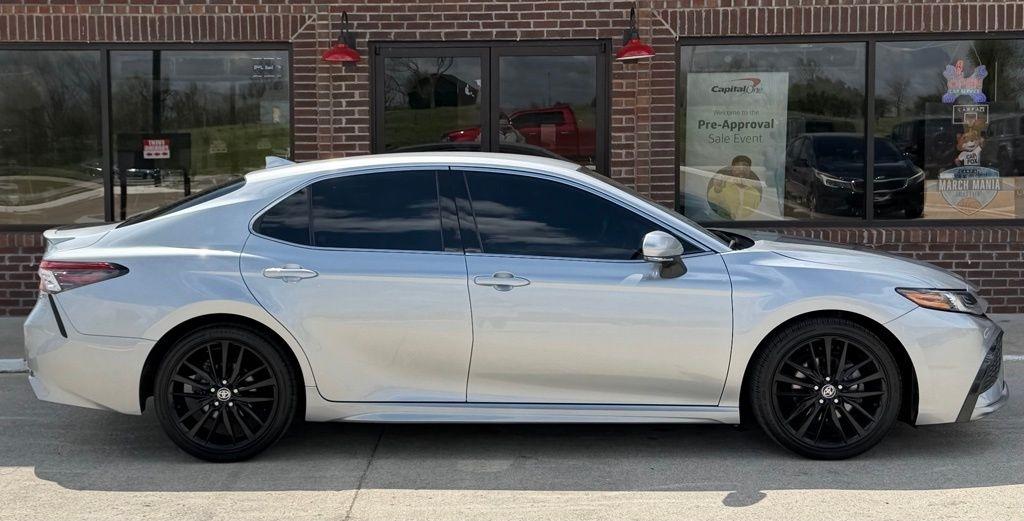 Toyota Camry Hybrid  2022