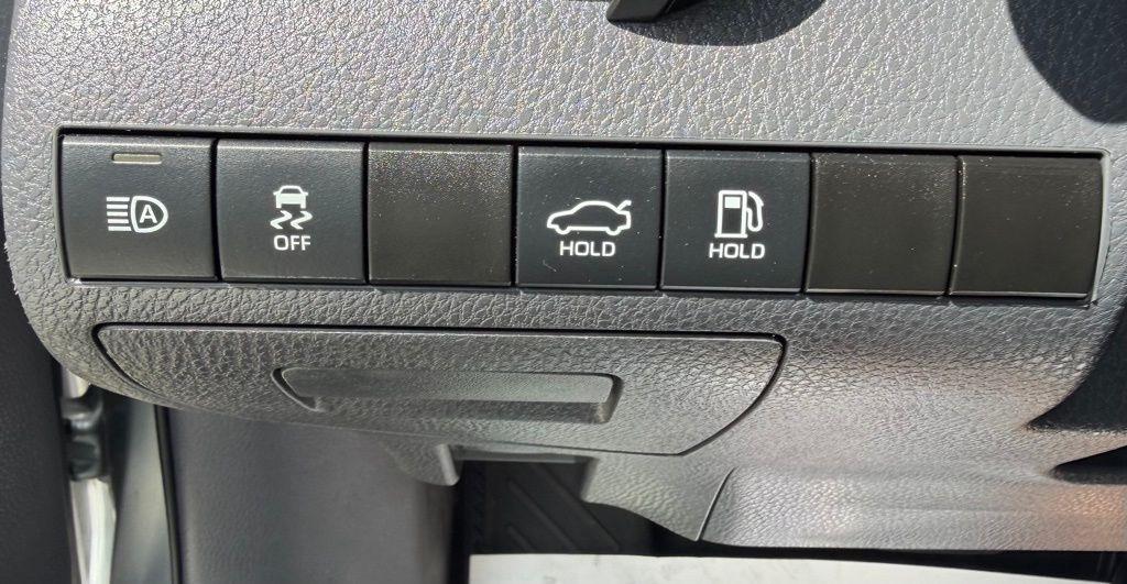 Toyota Camry Hybrid  2022