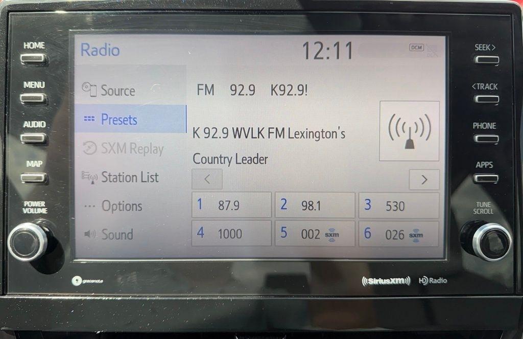 Toyota Camry Hybrid  2022