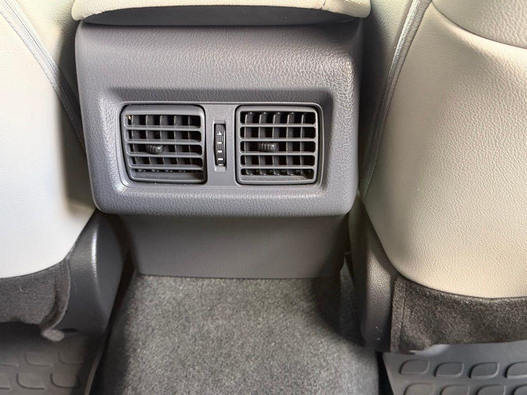 Toyota Camry Hybrid  2022