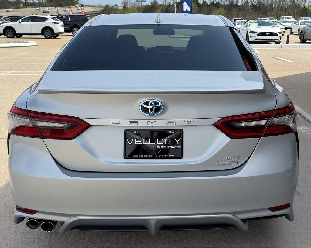 Toyota Camry Hybrid  2022