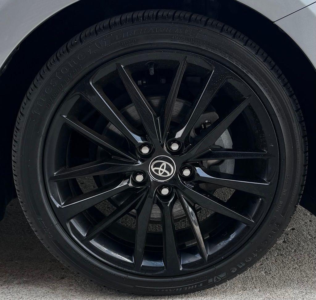 Toyota Camry Hybrid  2022