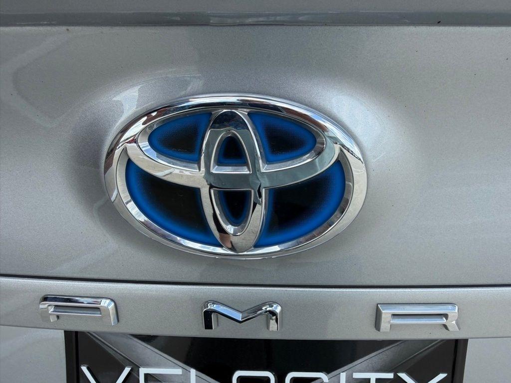 Toyota Camry Hybrid  2022