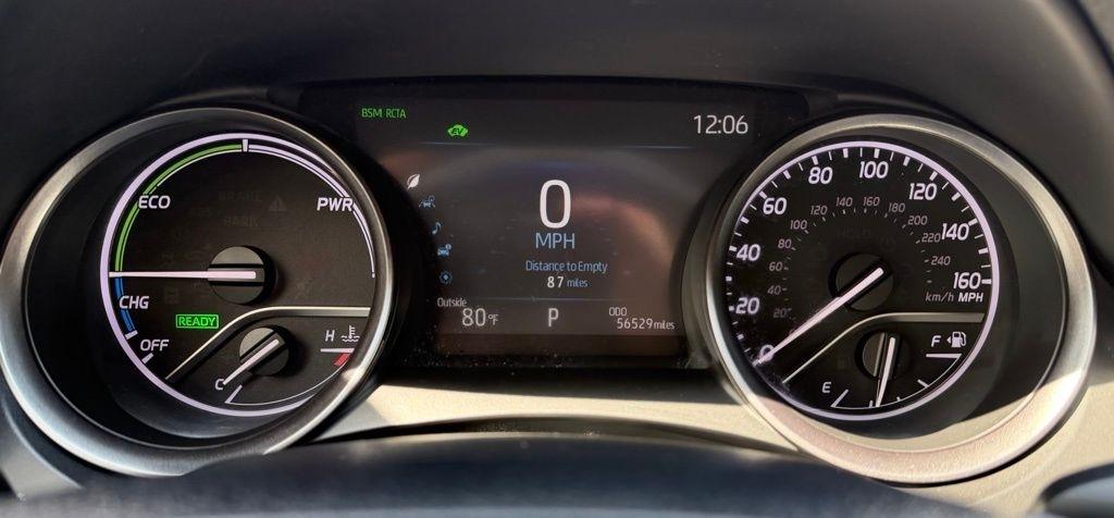 Toyota Camry Hybrid  2022