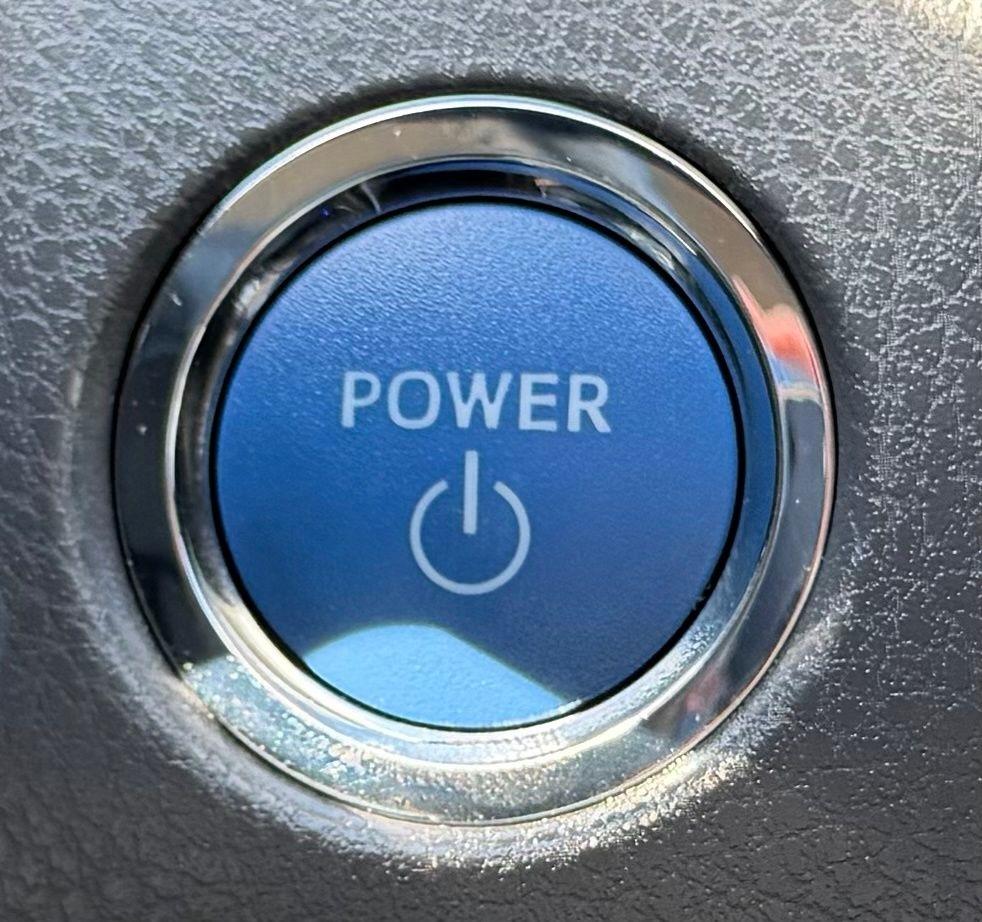 Toyota Camry Hybrid  2022