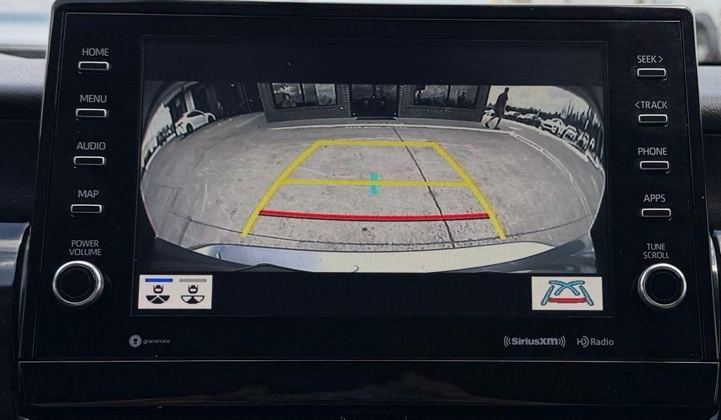 Toyota Camry Hybrid  2022