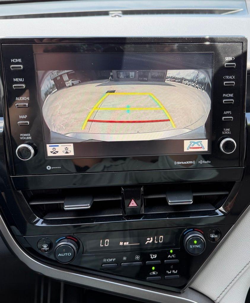 Toyota Camry Hybrid  2022