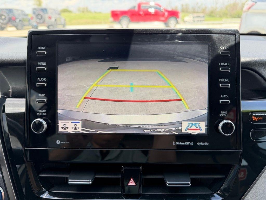 Toyota Camry Hybrid  2022