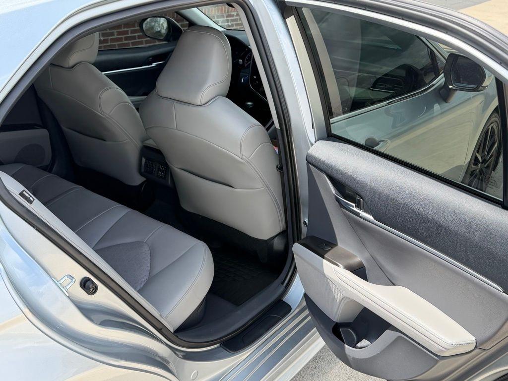 Toyota Camry Hybrid  2022