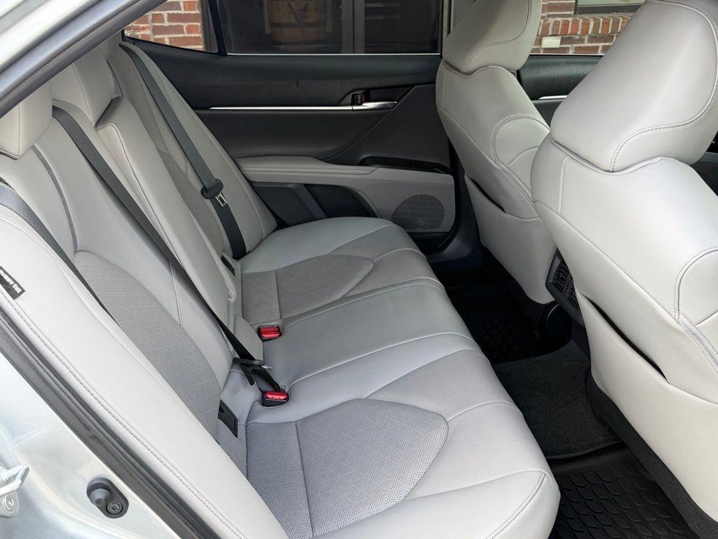 Toyota Camry Hybrid  2022