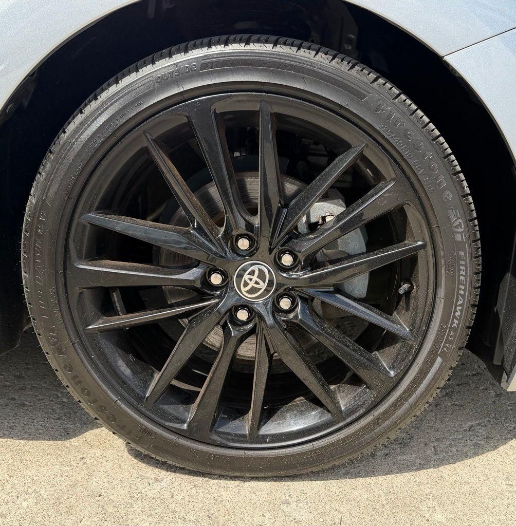 Toyota Camry Hybrid  2022