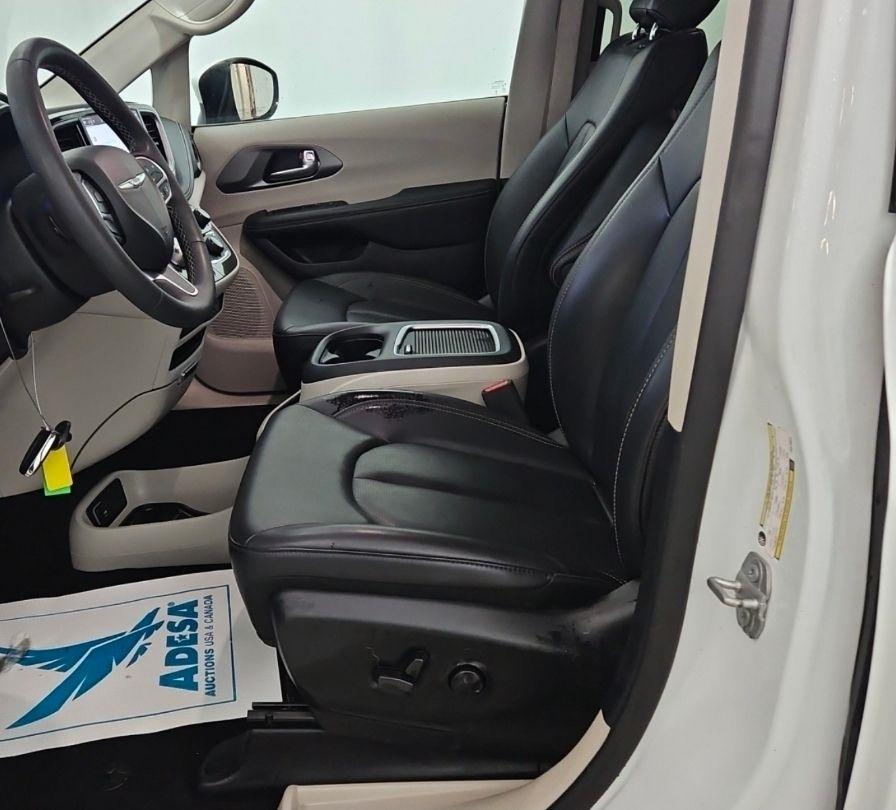 Chrysler Pacifica Hybrid  2023