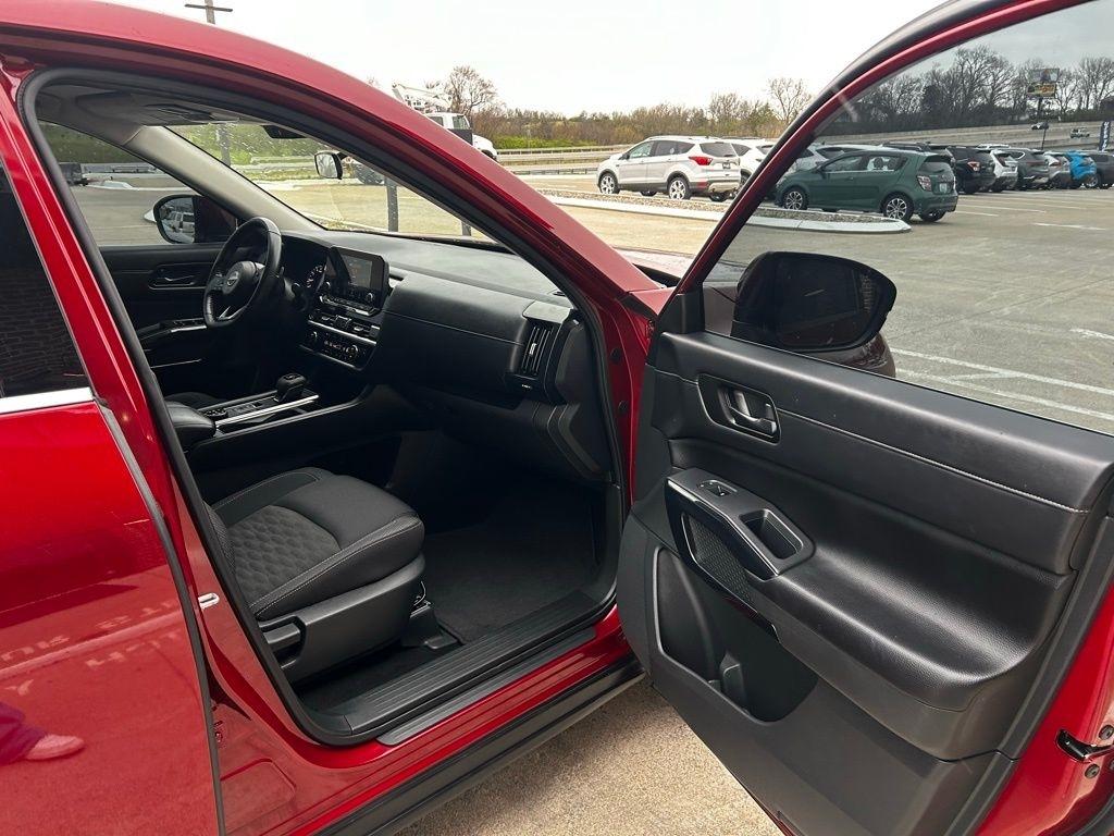 Nissan Pathfinder  2024