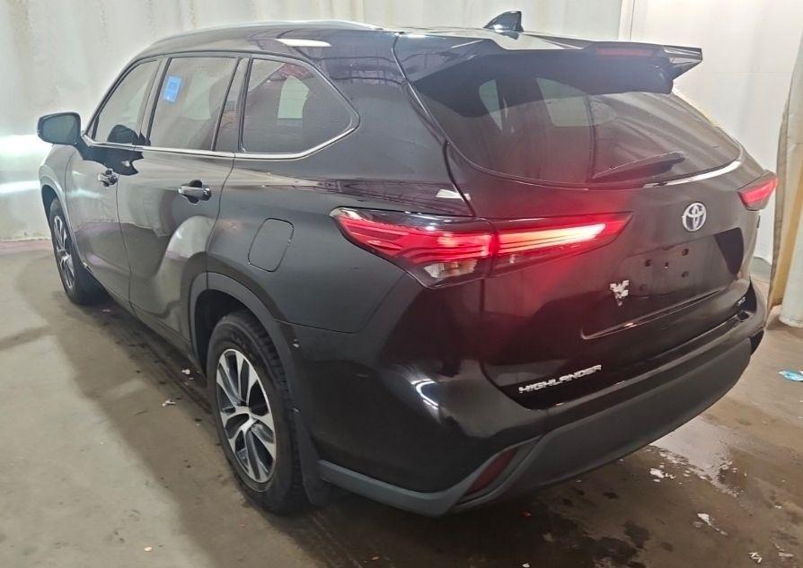 Toyota Highlander Hybrid  2022